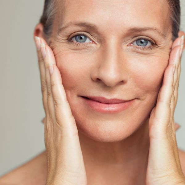 Reducing and preventing sleep wrinkles – it is possible - The Glow