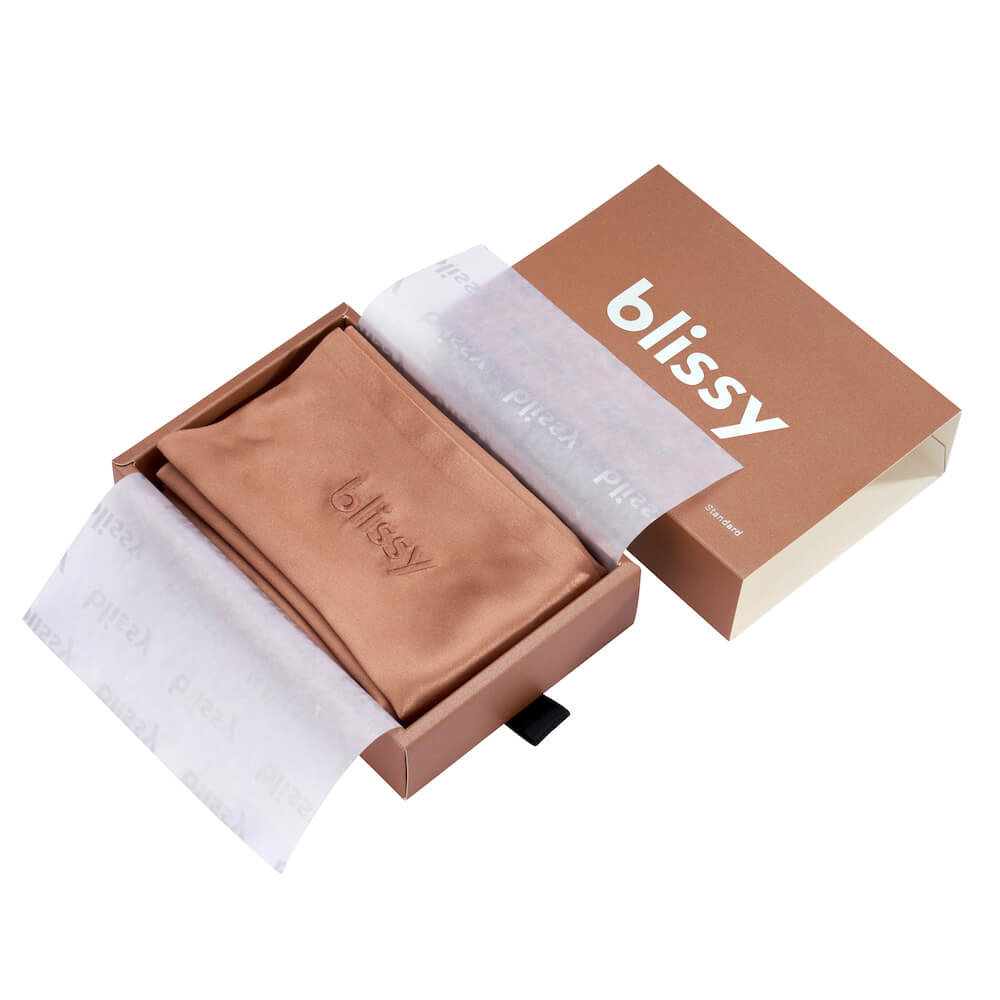 Blissy Queen Cinnamon Pillowcase Lifestyle – Mulberry Silk