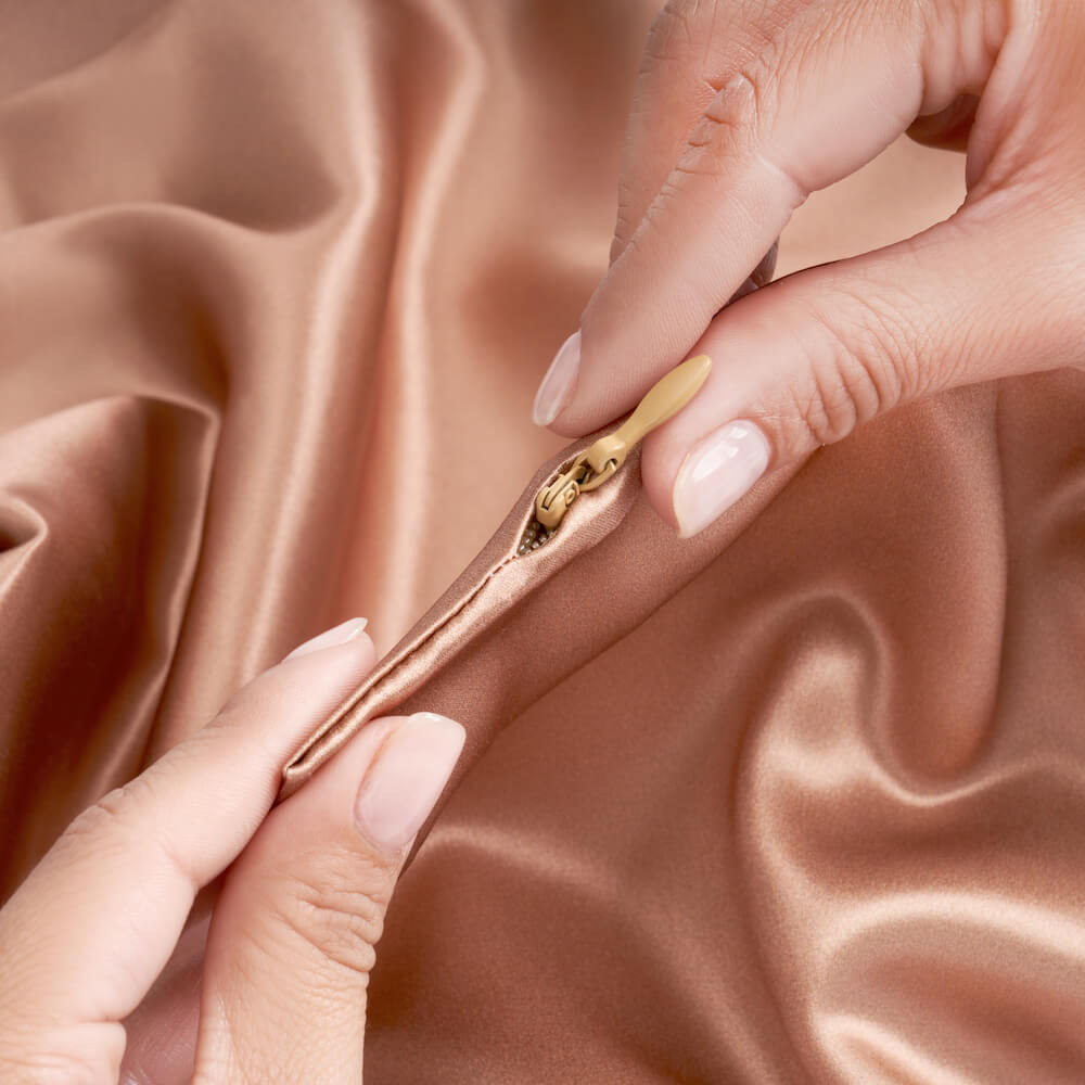 Blissy Mulberry Silk Pillowcase – Cinnamon Queen