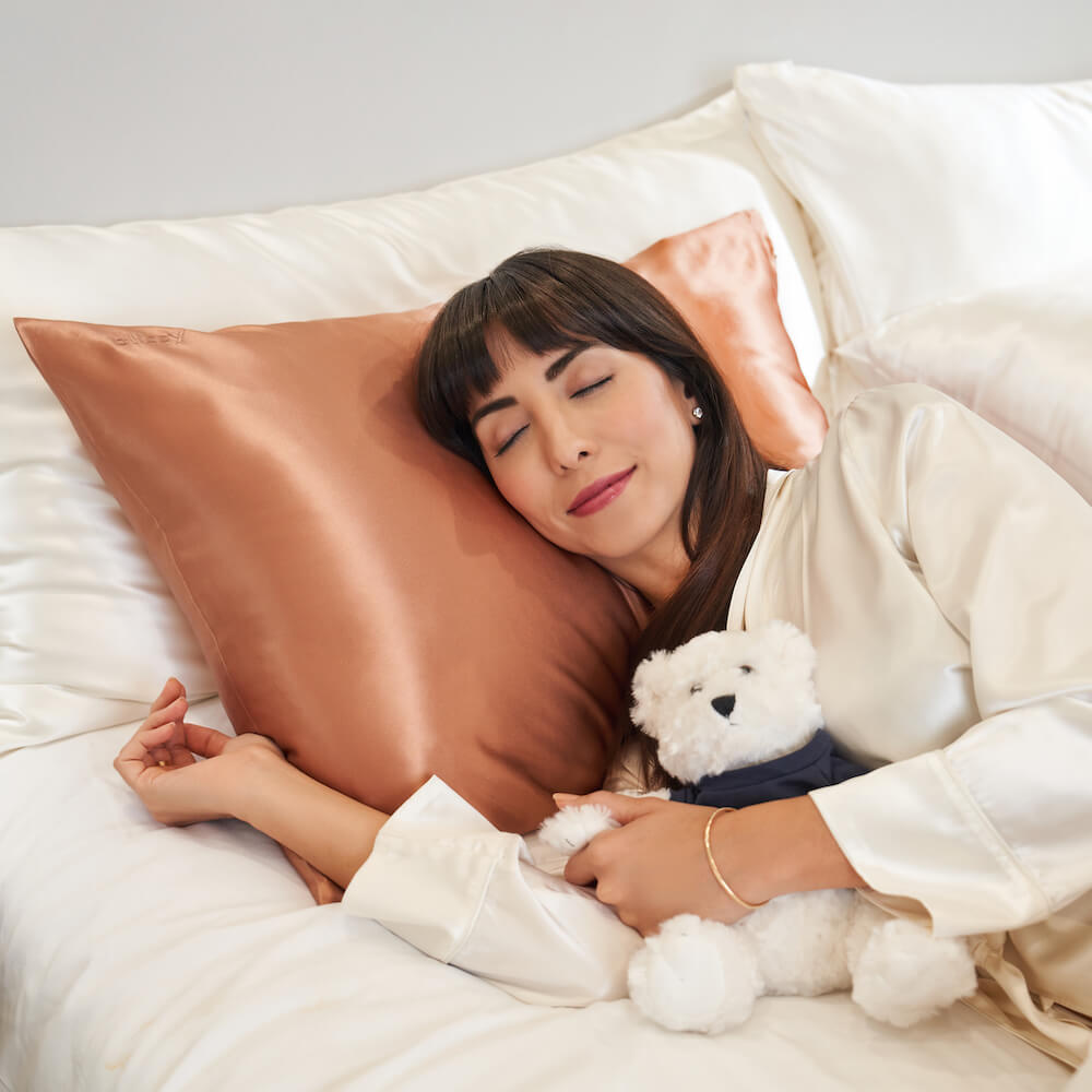 Blissy Cinnamon Silk Pillowcase Detail – King