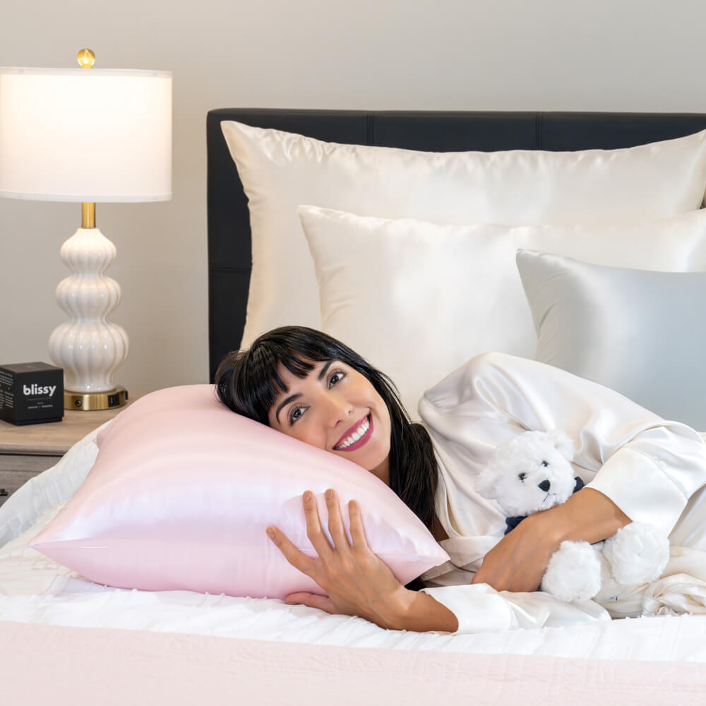 Blissy Queen Blush Pillowcase Lifestyle – Mulberry Silk