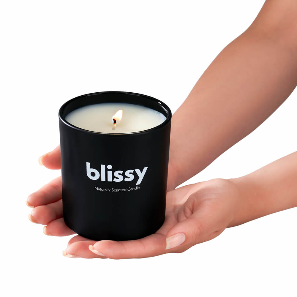 Lavender & Eucalyptus Blissy Candle Close-Up – Blissy 22 Momme Silk