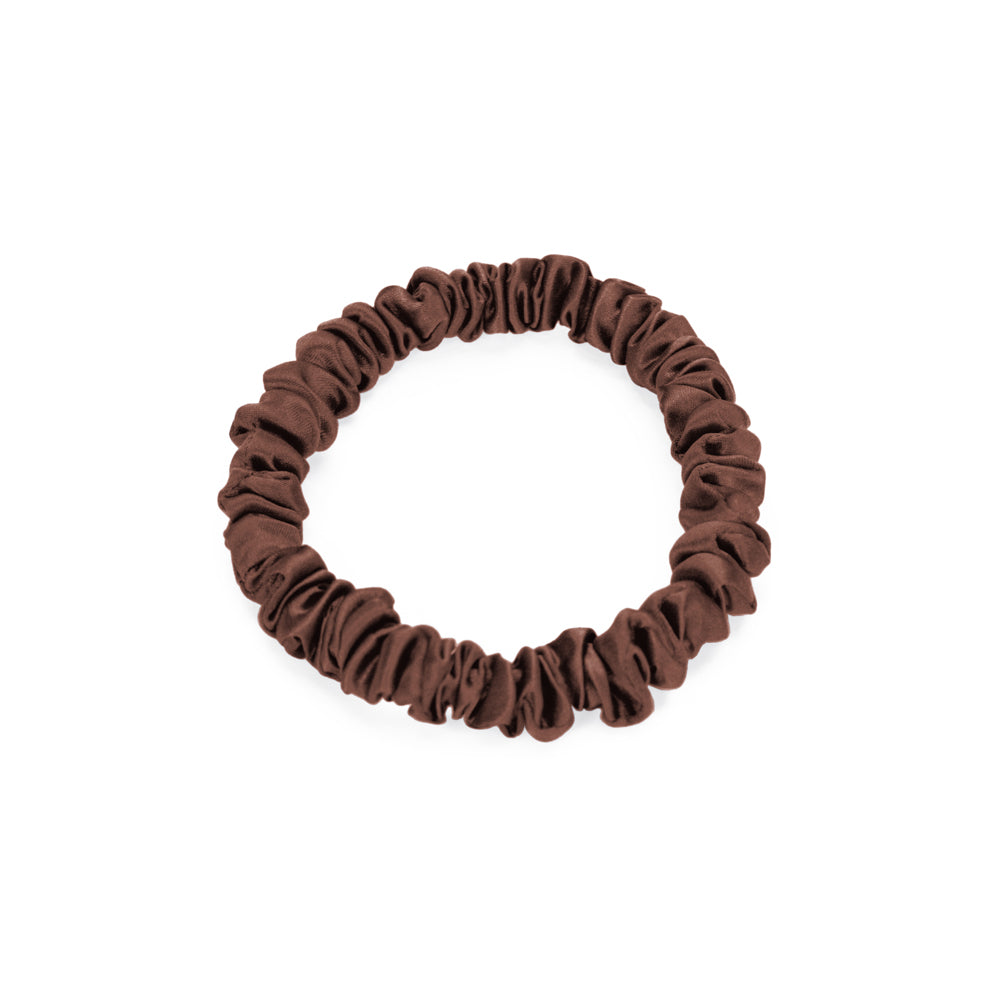 Blissy Chocolate Blissy Skinny Scrunchies Lifestyle – Mulberry Silk