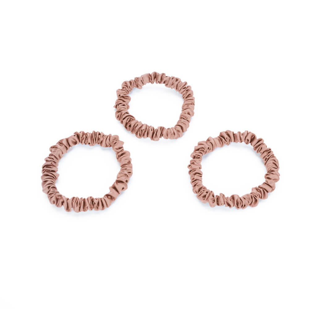 Blissy Pink Blissy Skinny Scrunchies Lifestyle – Mulberry Silk