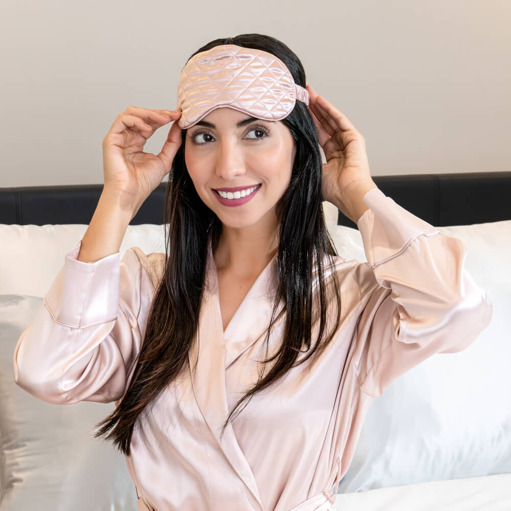 Blissy Pink Sleep Mask Lifestyle – Mulberry Silk