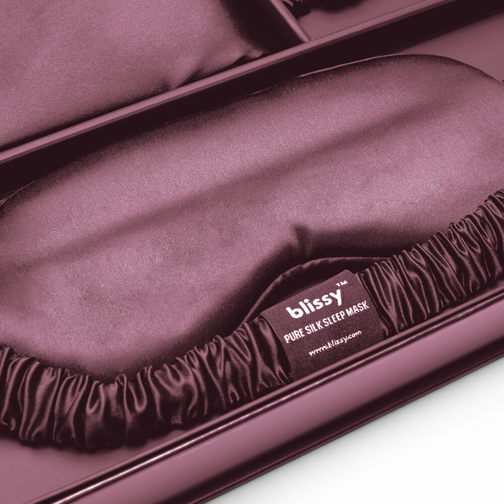 Blissy King Plum Blissy Dream Set Lifestyle – Mulberry Silk