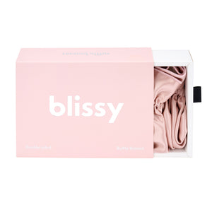 Blissy Ruffle Bonnet - Pink/White - Blissy Pink/White Ruffle Bonnet – 22 Momme Mulberry Silk, 100% Silk