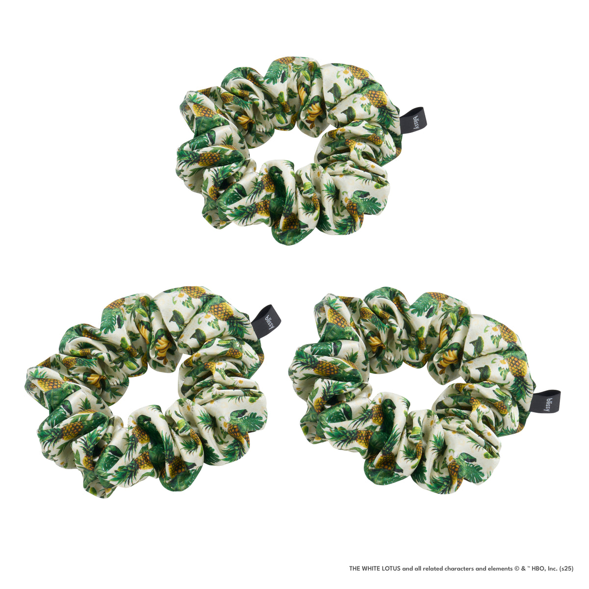 Blissy White Lotus Blissy Scrunchies Lifestyle – Mulberry Silk