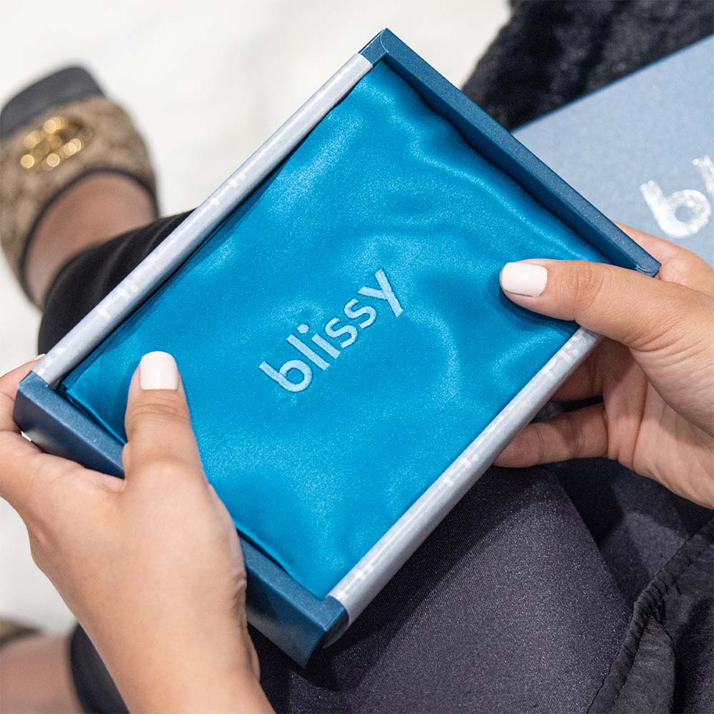 Aqua Pillowcase Close-Up – Blissy 22 Momme Silk