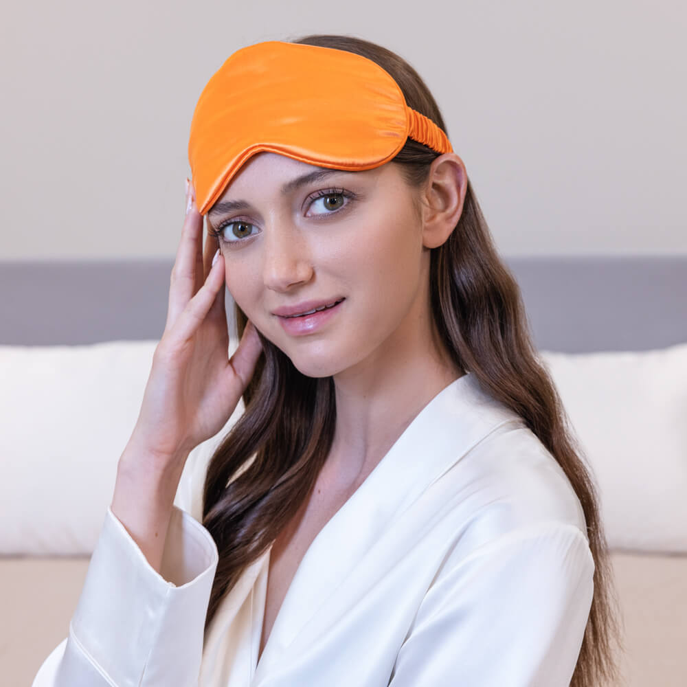 Blissy Coral Sleep Mask Lifestyle – Mulberry Silk