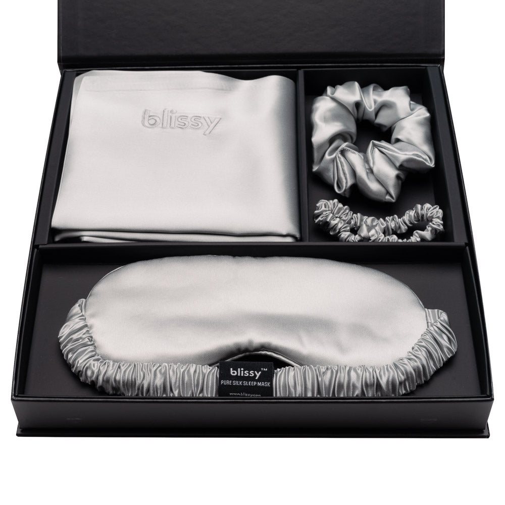 Silver Blissy Dream Set Close-Up – Blissy 22 Momme Silk