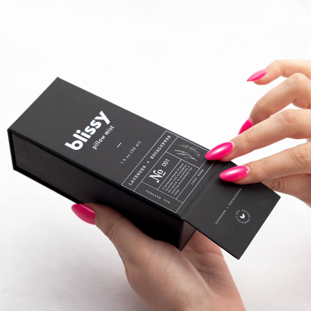 Award-Winning Aromatherapy Spray Blissy Sleep & Pillow Mist Close-Up – Blissy 22 Momme Silk