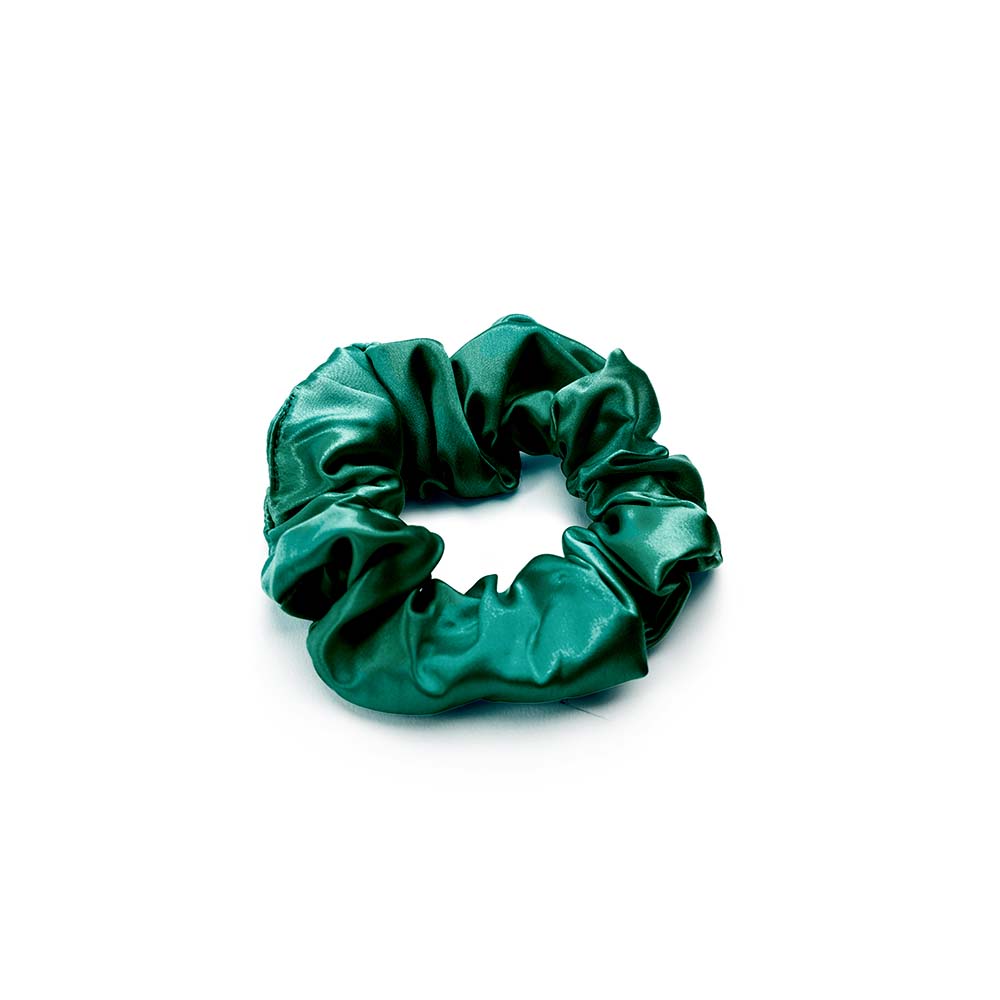 Emerald Blissy Scrunchies Close-Up – Blissy 22 Momme Silk