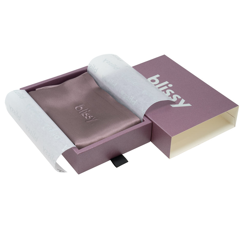 Blissy Queen Plum Pillowcase Lifestyle – Mulberry Silk