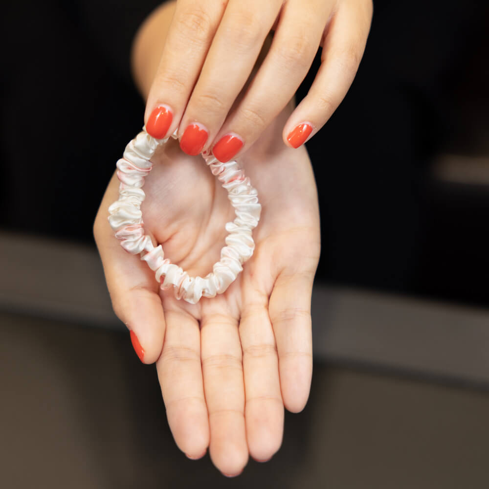 Rose White Marble Blissy Skinny Scrunchies Close-Up – Blissy 22 Momme Silk